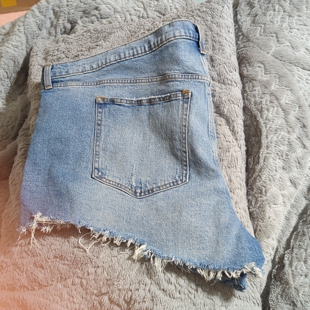High Rise Distressed Mom Shorts - Picture 7 of 9